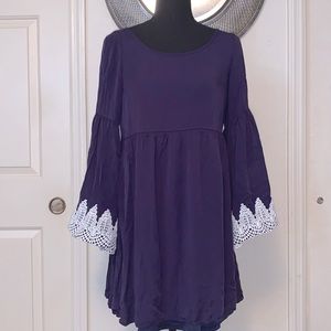 Doe and Rae ~ Small~ Tunic-Like Dress ~ Bell Sleeves w/Lace Overlay